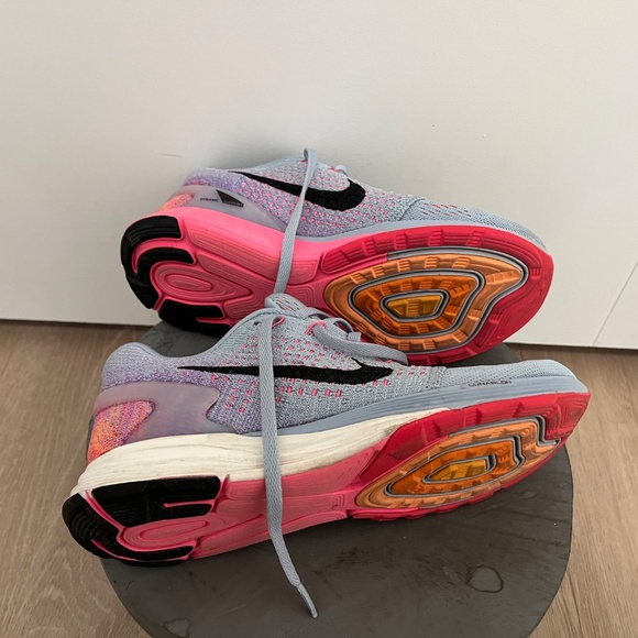 Sneakers - Picture 3 of 3